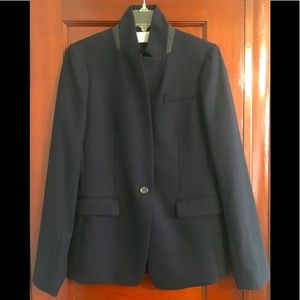 Navy Regent blazer in wool. 8 tall
